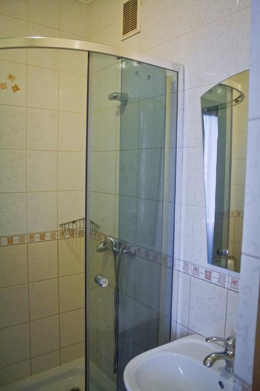 ايفانو - فرانكيفسك Motel الغرفة الصورة
